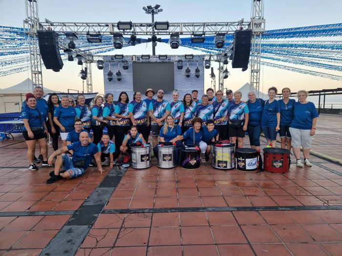 Grupo de Tamatimba posando antes de subir al escenario