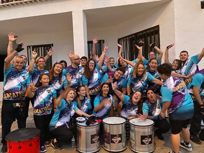Foto de grupo de Batucada Tamatimba al completo con sus tambores